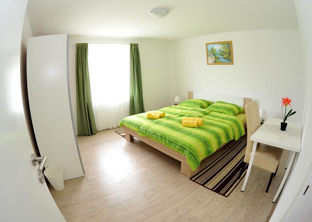 Apartments Zugec Seliste Dreznicko Pokoj fotografie